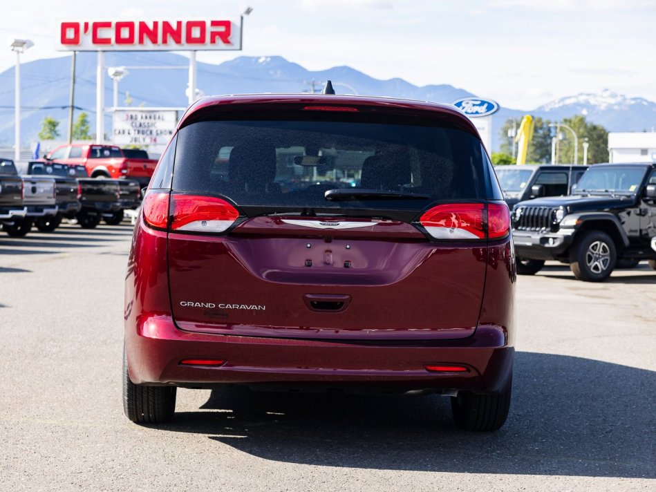 CHRYSLER Grand Caravan SXT 2C4RC1ZG9NR134538 105900