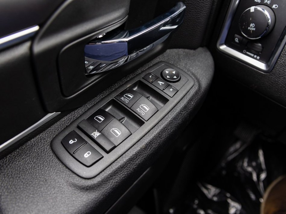 RAM 1500 Classic Warlock 1C6RR7LT4NS175396 105350