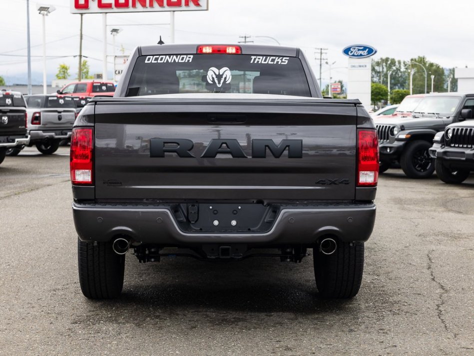 RAM 1500 Classic Night Edition 1C6RR7FT1NS171463 105581