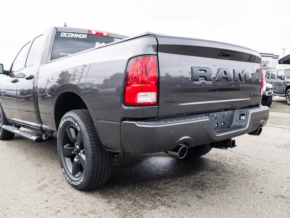 RAM 1500 Classic Night Edition 1C6RR7FT1NS171463 105582