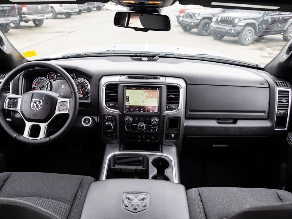 RAM 1500 Classic Warlock 1C6RR7LT8NS172176 105500