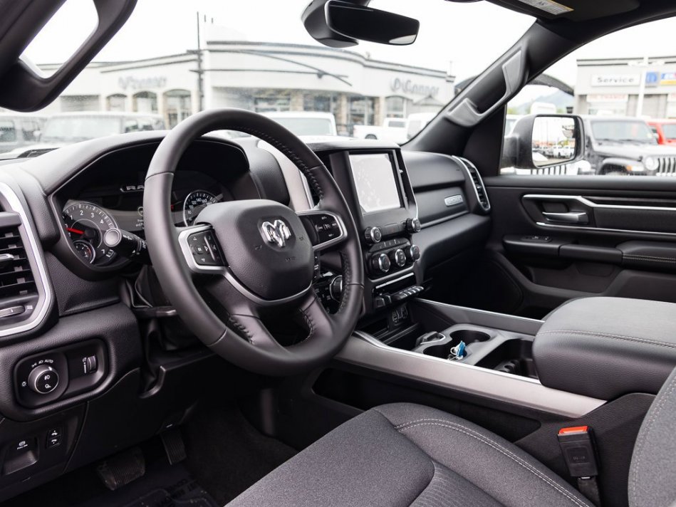 RAM 1500 Big Horn 1C6RRFFG1NN308087 105827