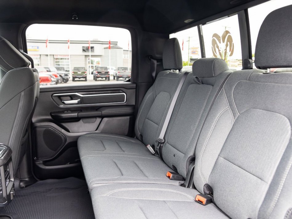 RAM 1500 Big Horn 1C6RRFFG1NN308087 105833