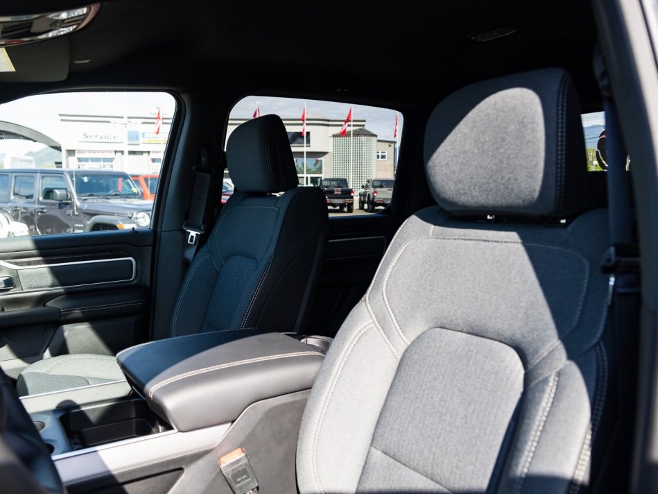 RAM 1500 Big Horn 1C6RRFFG3NN308088 106100