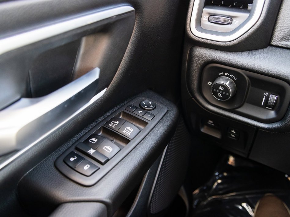 RAM 1500 Big Horn 1C6RRFFG3NN308088 106105