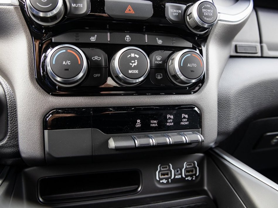 RAM 1500 Big Horn 1C6RRFFG9NN308208 105394