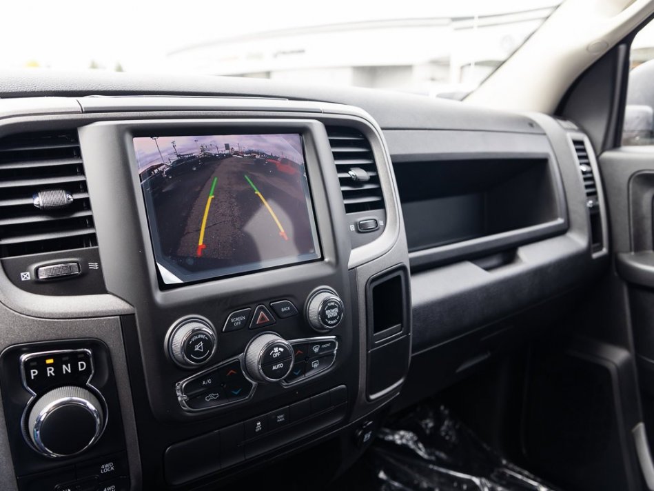 RAM 1500 Classic Night Edition 1C6RR7FG2NS174701 105805