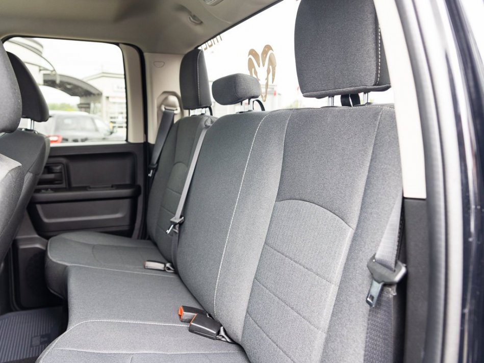 RAM 1500 Classic Night Edition 1C6RR7FG2NS174701 105810