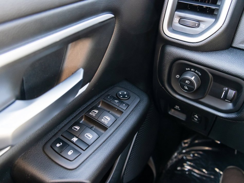 RAM 1500 Big Horn 1C6RRFFGXNN311473 106010