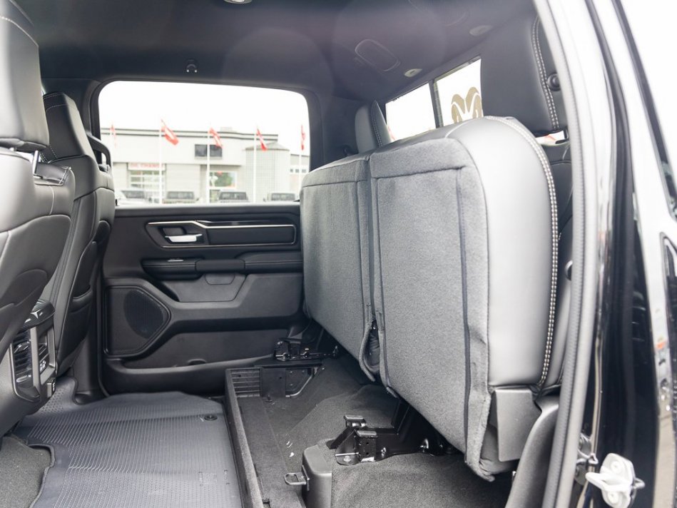 RAM 1500 Sport 1C6SRFVT5NN312627 105255