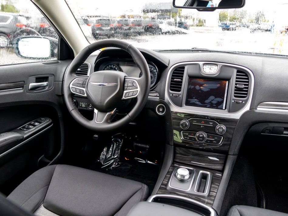 CHRYSLER 300 Touring 2C3CCARG7NH134649 104675