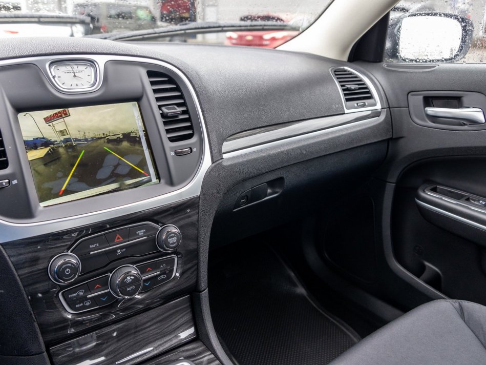 CHRYSLER 300 Touring 2C3CCARG7NH134649 104678