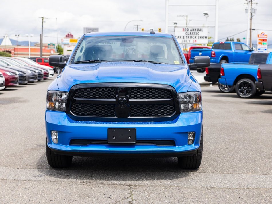 RAM 1500 Classic Night Edition 3C6RR7KT6NG258515 105264