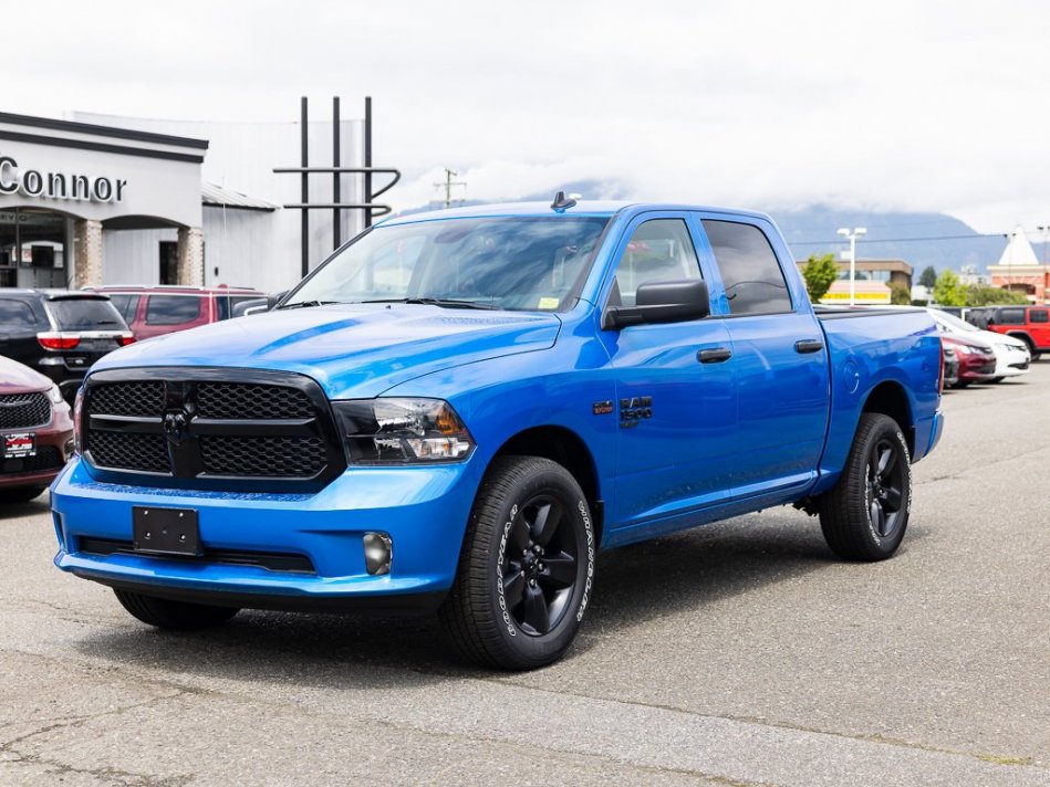 RAM 1500 Classic Night Edition 3C6RR7KT6NG258515 105265