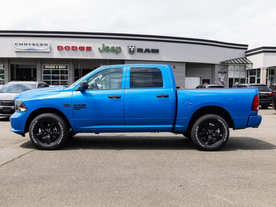 RAM 1500 Classic Night Edition 3C6RR7KT6NG258515 105266
