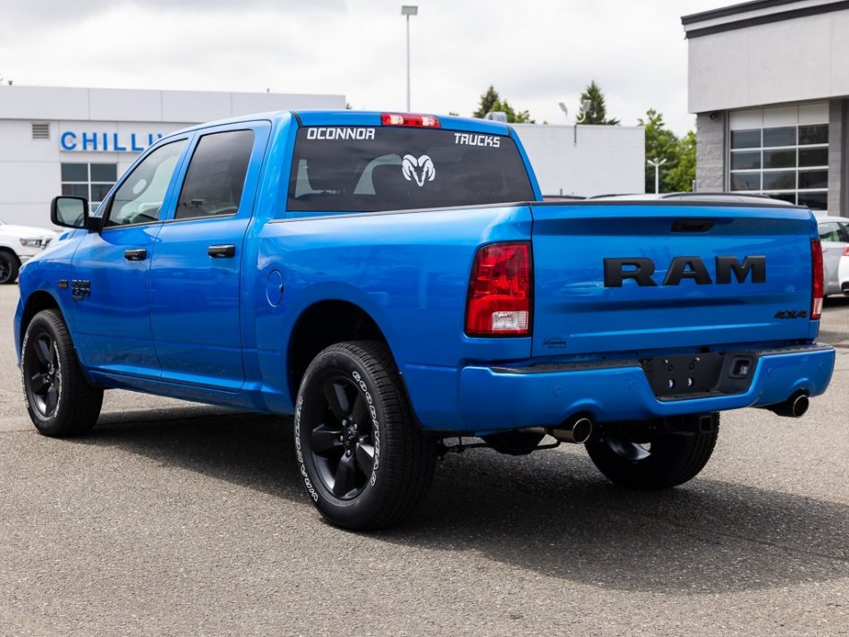 RAM 1500 Classic Night Edition 3C6RR7KT6NG258515 105267