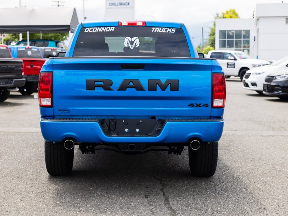 RAM 1500 Classic Night Edition 3C6RR7KT6NG258515 105268