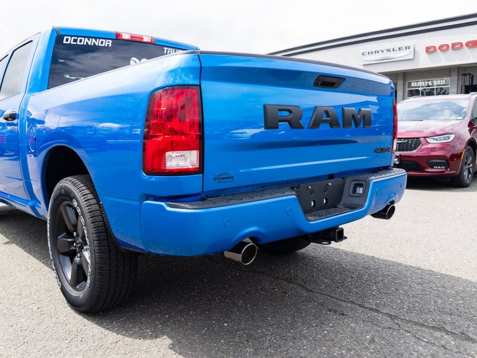 RAM 1500 Classic Night Edition 3C6RR7KT6NG258515 105269