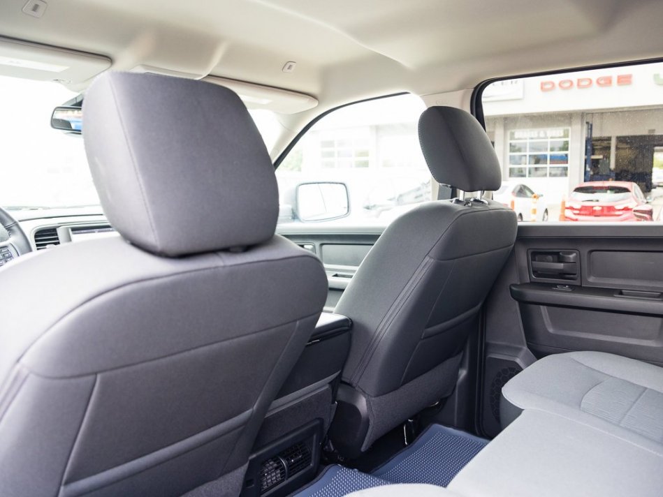 RAM 1500 Classic Night Edition 3C6RR7KT6NG258515 105281