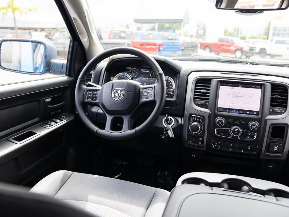 RAM 1500 Classic Night Edition 3C6RR7KT6NG258515 105283