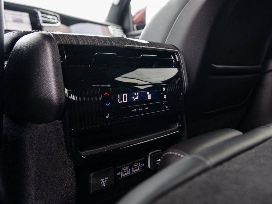 WAGONEER Series III Series III 1C4SJVDT0NS165985 105714