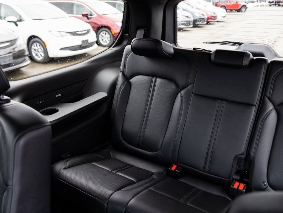 WAGONEER Series III Series III 1C4SJVDT0NS165985 105715