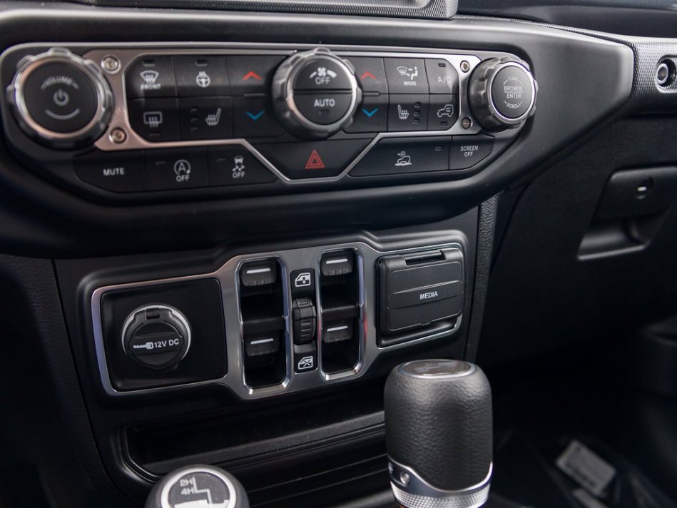 JEEP Wrangler Unlimited Sport Altitude 1C4HJXDG5NW142767 105061