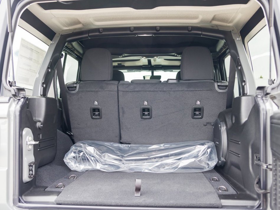 JEEP Wrangler Unlimited Sport Altitude 1C4HJXDG5NW142767 105073