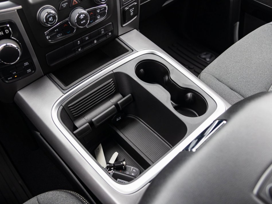 RAM 1500 Classic Warlock 1C6RR7LTXNS186810 106348