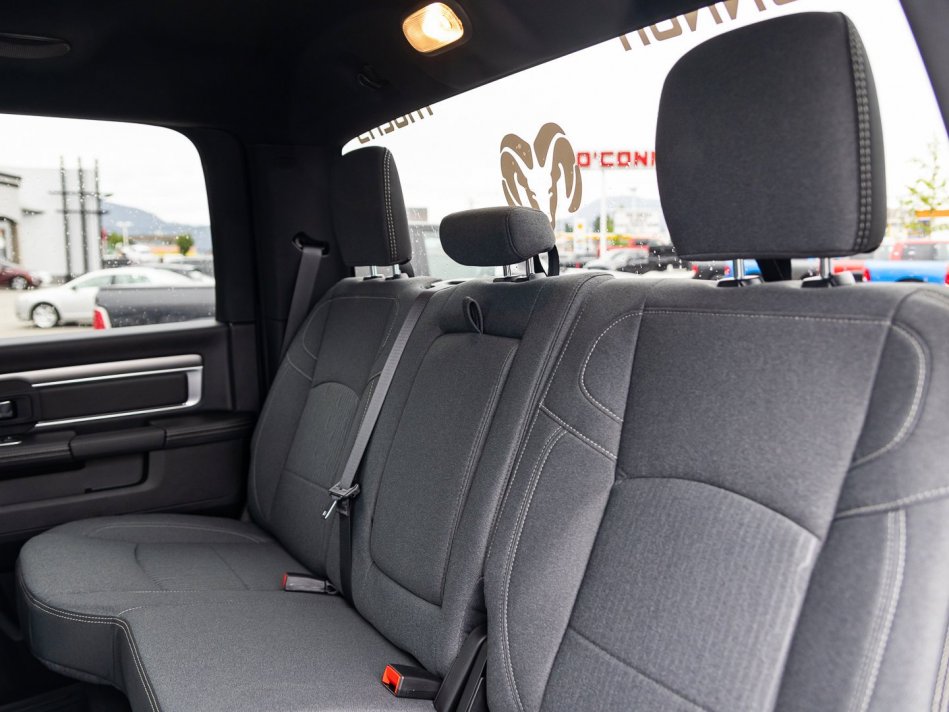 RAM 1500 Classic Warlock 1C6RR7LTXNS186810 106352