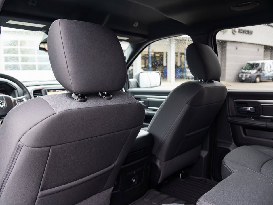 RAM 1500 Classic Warlock 1C6RR7LTXNS186810 106353