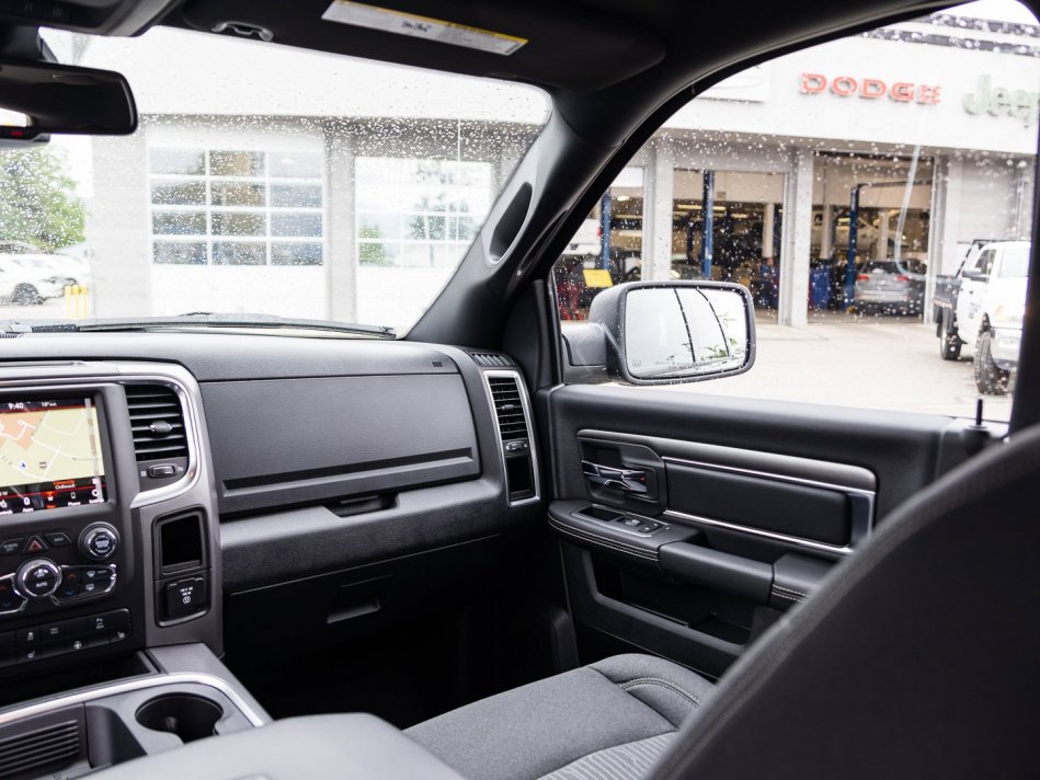 RAM 1500 Classic Warlock 1C6RR7LTXNS186810 106357