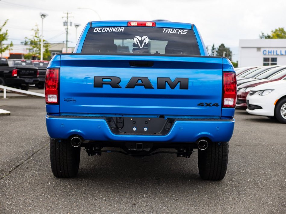 RAM 1500 Classic Night Edition 3C6RR7KT6NG284757 105753