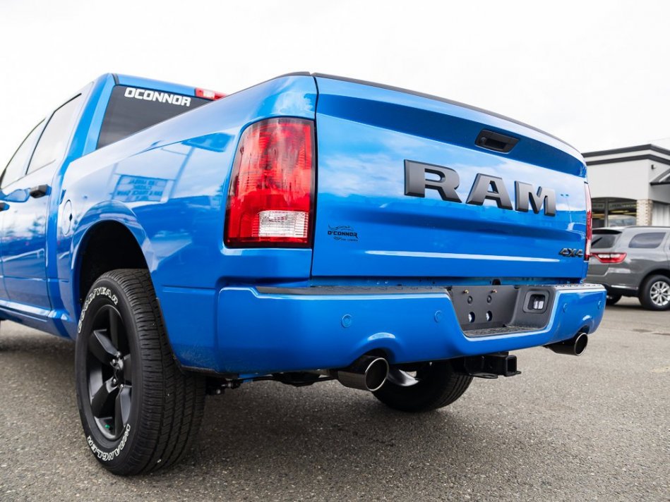 RAM 1500 Classic Night Edition 3C6RR7KT6NG284757 105754