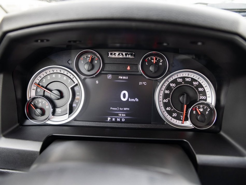 RAM 1500 Classic Night Edition 3C6RR7KT6NG284757 105762