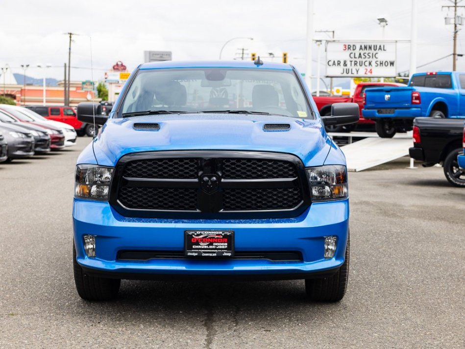 RAM 1500 Classic Night Edition 3C6RR7KT8NG258242 105673