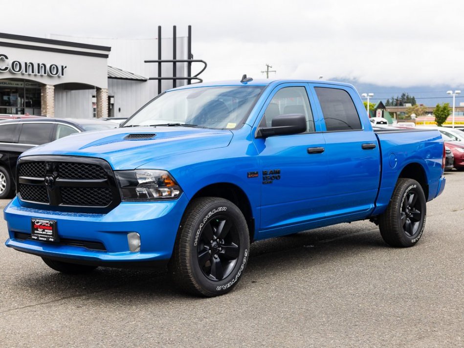 RAM 1500 Classic Night Edition 3C6RR7KT8NG258242 105674