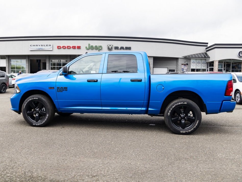 RAM 1500 Classic Night Edition 3C6RR7KT8NG258242 105675