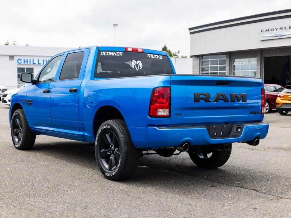 RAM 1500 Classic Night Edition 3C6RR7KT8NG258242 105676