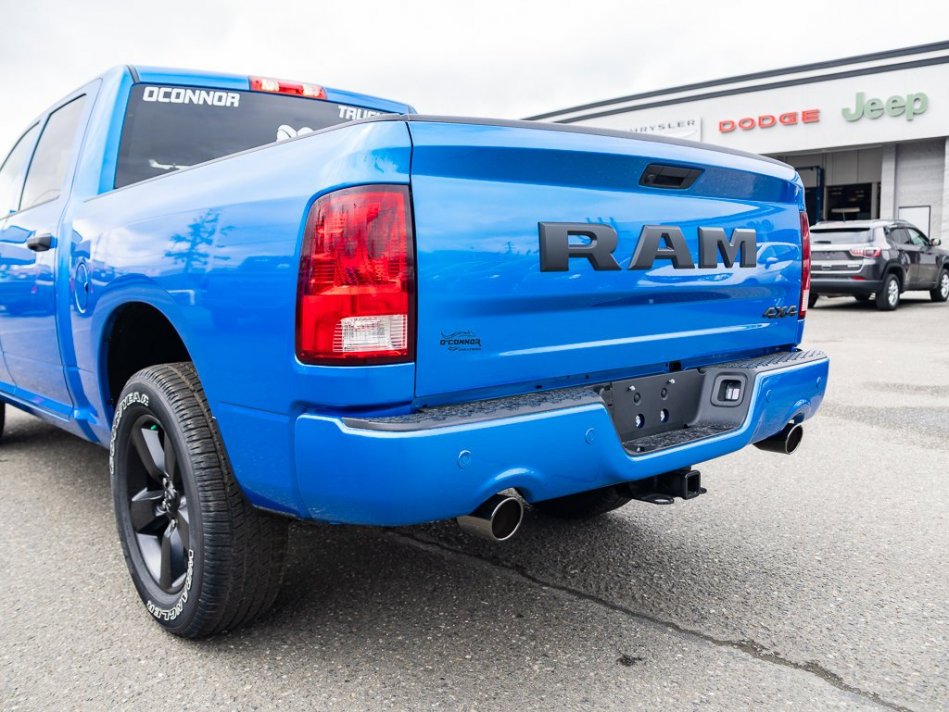 RAM 1500 Classic Night Edition 3C6RR7KT8NG258242 105678