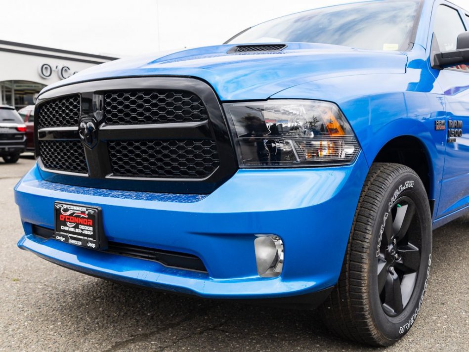 RAM 1500 Classic Night Edition 3C6RR7KT8NG258242 105681