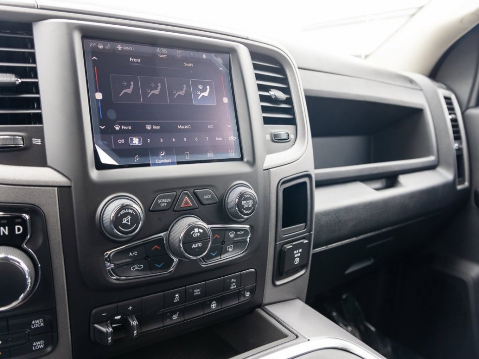 RAM 1500 Classic Night Edition 3C6RR7KT8NG258242 105684