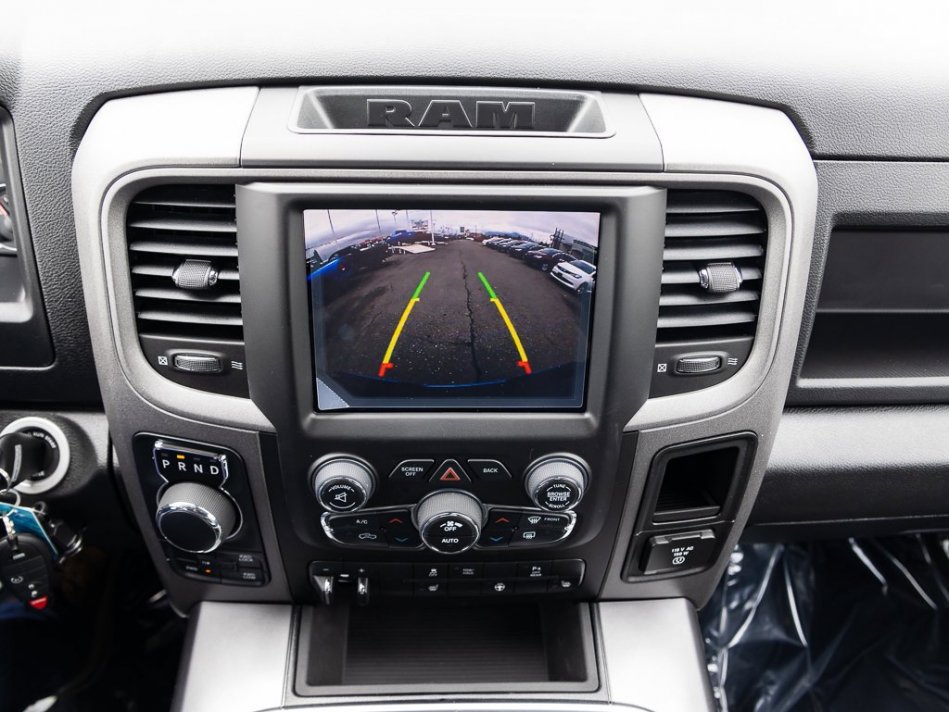 RAM 1500 Classic Night Edition 3C6RR7KT8NG258242 105686