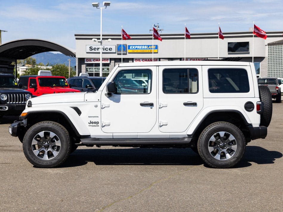 JEEP Wrangler Unlimited Sahara 1C4HJXEM7NW189710 105946