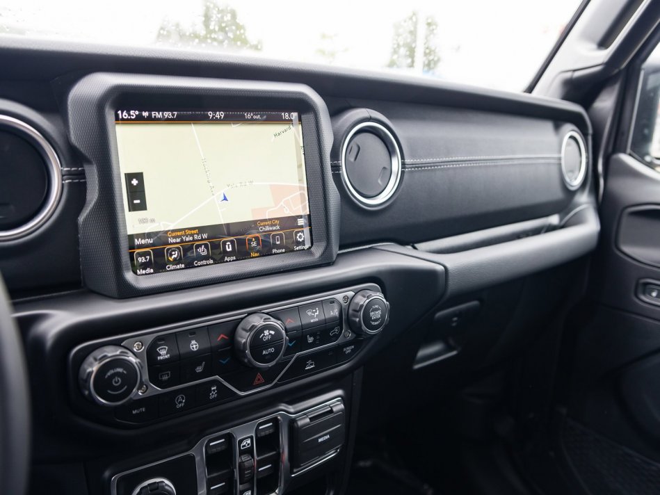 JEEP Wrangler Unlimited Sahara 1C4HJXEM9NW189711 106211