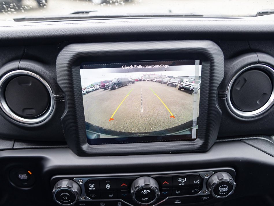 JEEP Wrangler Unlimited Sahara 1C4HJXEM9NW189711 106212