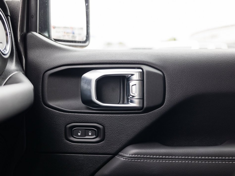 JEEP Wrangler Unlimited Sahara 1C4HJXEM9NW189711 106215