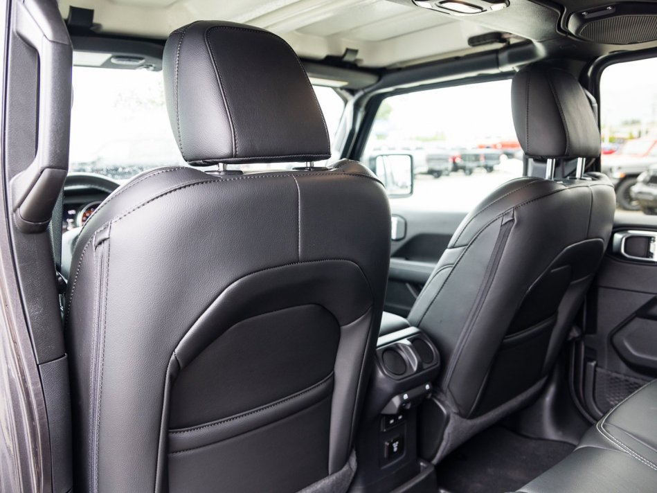 JEEP Wrangler Unlimited Sahara 1C4HJXEM9NW189711 106218