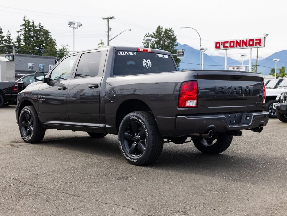 RAM 1500 Classic Night Edition 3C6RR7KT4NG284756 106542