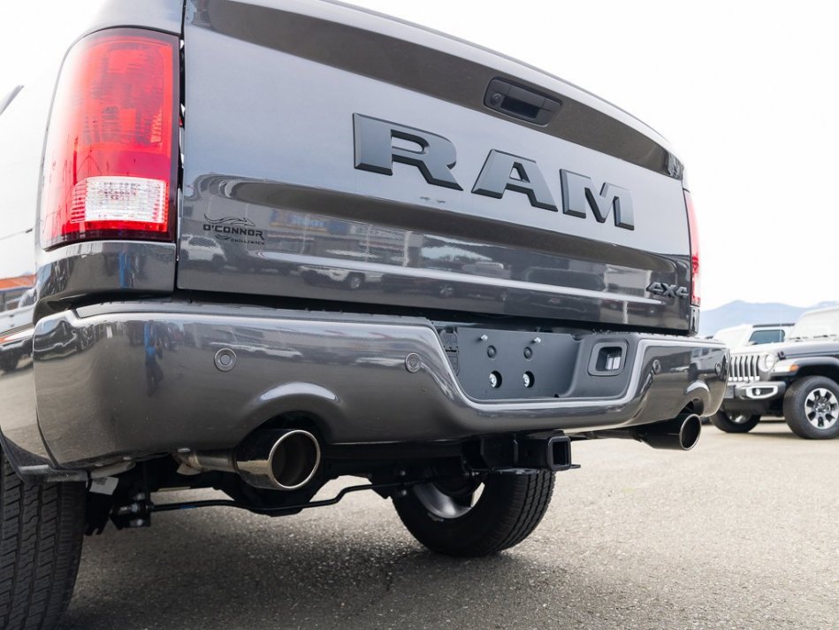 RAM 1500 Classic Night Edition 3C6RR7KT4NG284756 106544